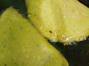 Una foto de empanadas con achiote