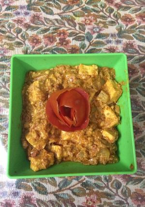 A picture of Paneer butter masala.