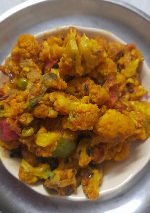 গোবি রোস্ট(Gobi roast recipe in Bengaliu) রেসিপির প্রধান ছবি