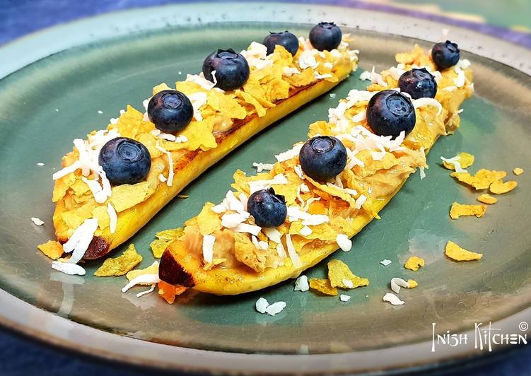 Recipe of Speedy Banana Berry boat