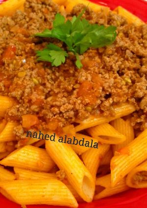 صورة لوصفة مكرونة بالصلصة الحمرا
