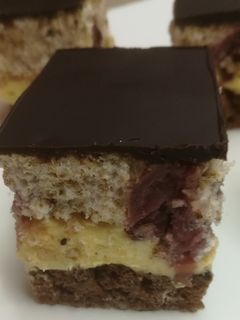 Meggyes álomsüti, gluténmentesen recept fotója