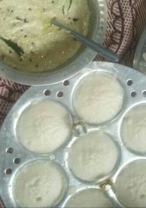 A picture of Idli.