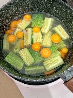 Foto resep Sayur bening timun wortel