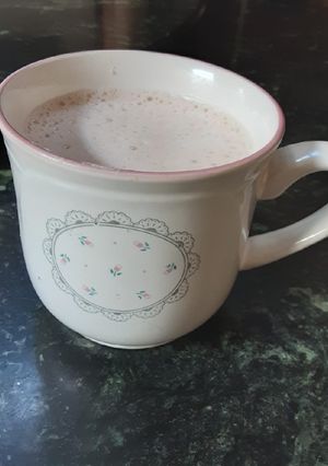 A picture of Milk Chocolate Crunchy Christmas Drink.