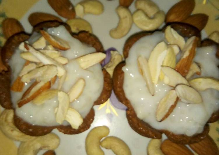 Rice kheer in biscuit bowl