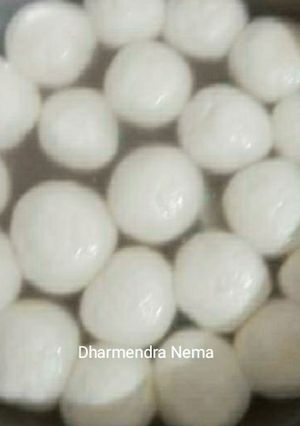 छेना के रसगुल्ले (Chena ke rasgulle recipe in hindi) रेसिपी मुख्य फोटो