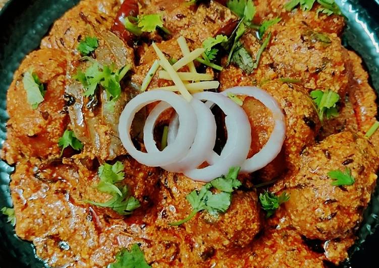 Steps to Make Award-winning Kashmiri Dum Aloo 🤤