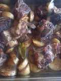 Tira de Asado al Horno con Papas, Morrones y Cebollas