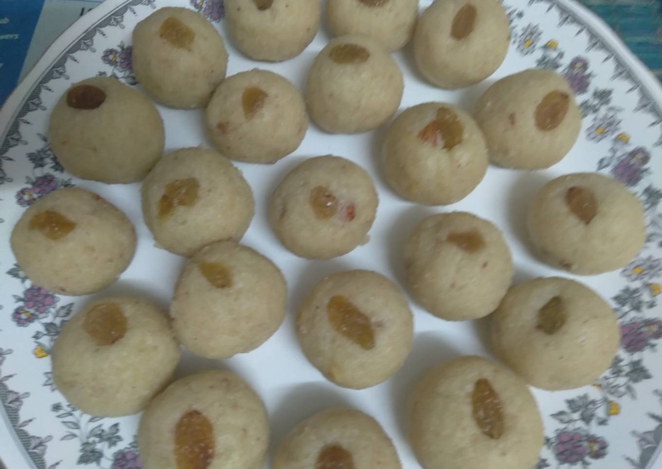 Rava coconut ladoo