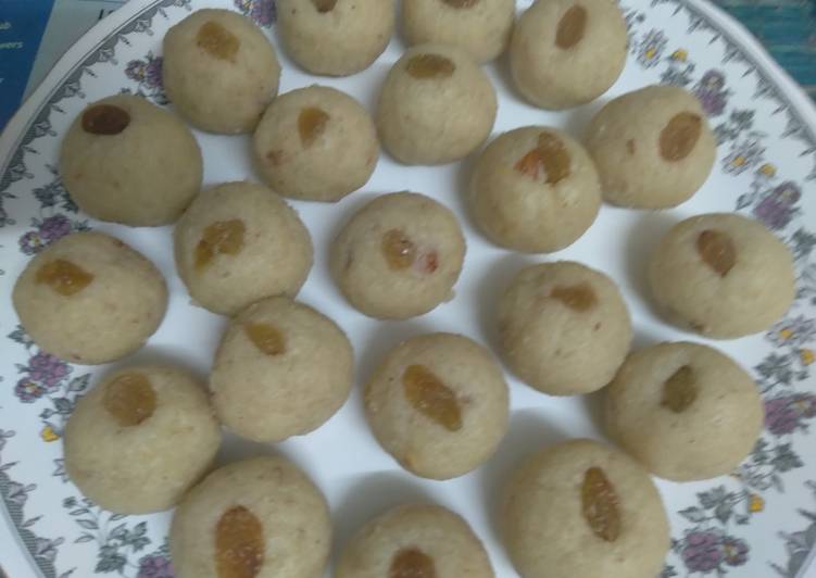 How to Prepare Ultimate Rava coconut ladoo