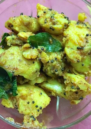 A picture of Rai wale aloo.