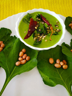 பாலக், வேர்க்கடலை சட்னி (Palak Verkadalai chutni Recipe in Tamil) செய்முறை முக்கிய புகைப்படம்