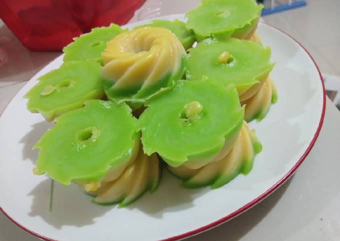 Kue talam jagung pandan