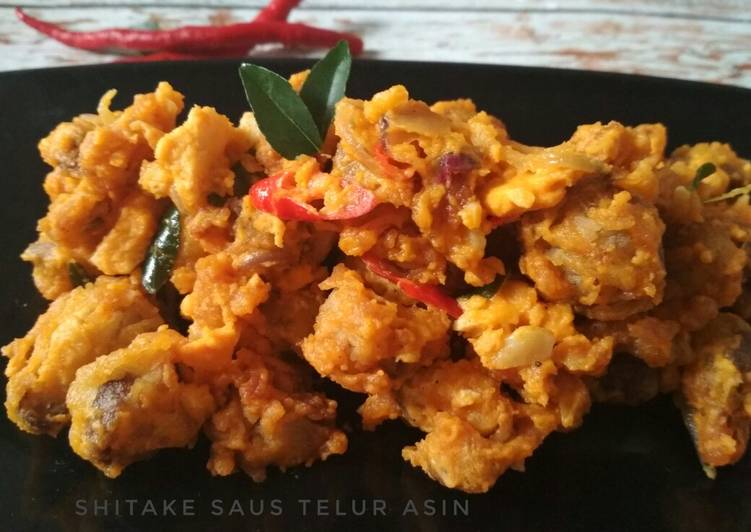 Bagaimana Menyiapkan Shitake with salted egg sause Anti Gagal