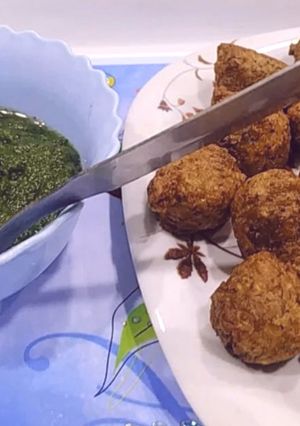 A picture of Moong Dal Vada/ Pakoda.