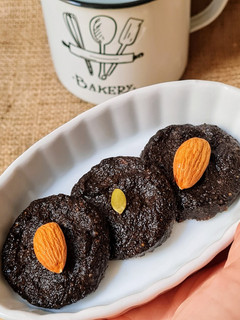 Una foto de Galletitas de harina de coco y de algarroba 🌱3 ing. sin azúcar ni edulcorante ni balanza, ni gluten