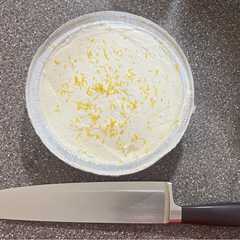 Una foto de Cheesecake De Limón con Ralladura sin horno
