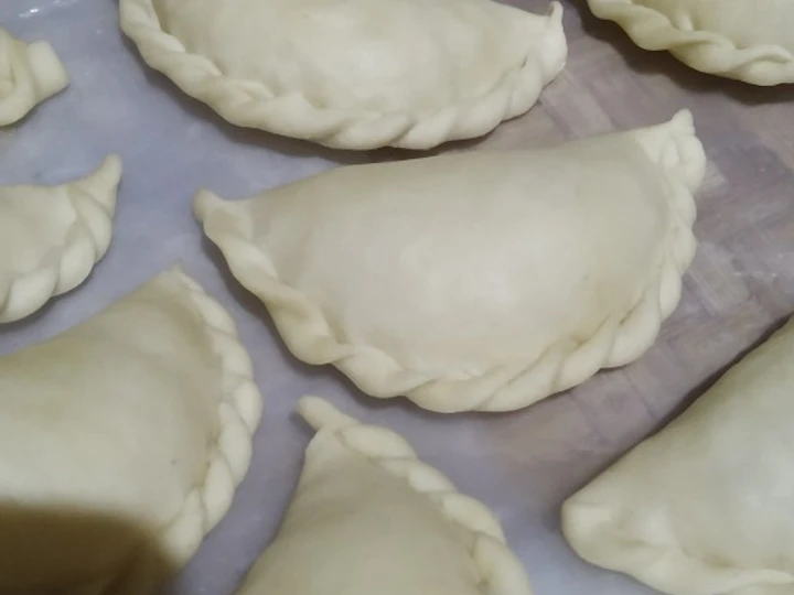 Langkah Mudah untuk Menyiapkan Resep Pastel isi bihun irit (cocok untuk jualan) yang Enak Banget Anti Ribet, Sempurna