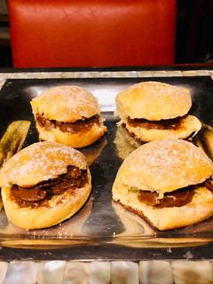 Una foto de Miguelitos rellenos con dulce de leche