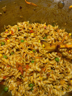 A picture of Macaroni.