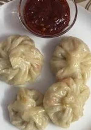 A picture of Momos.