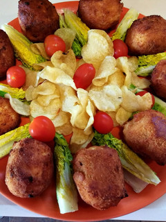 Una foto de Croquetas gigantes
