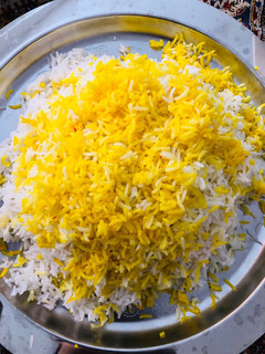 عکسی از دستور برنج زعفرانى با خورشت فسنجون 😍😍