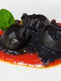 Cappellacci al nero di seppia,con merluzzo
