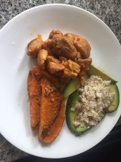 Una foto de Ricos camotes o batatas dulces guisadas con pollo 😎