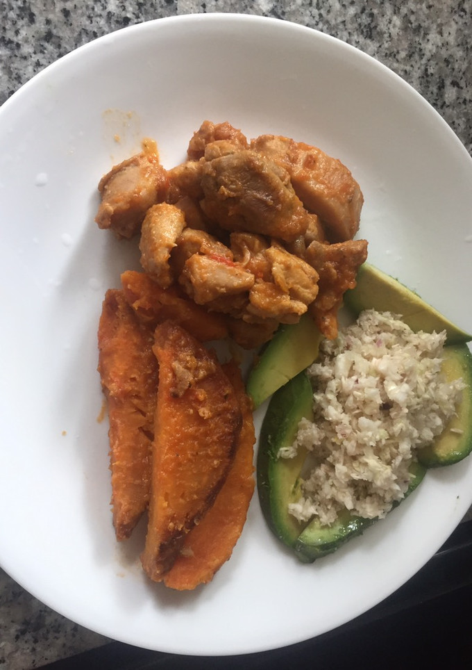 Una foto de Ricos camotes o batatas dulces guisadas con pollo 😎