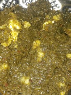 A picture of Spinach & cheese (Palak paneer).