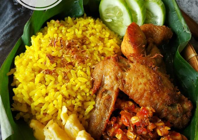 Nasi Kuning Sederhana