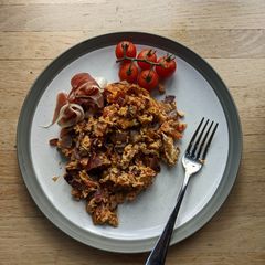 A picture of Easy tomato onion eggs lunch.