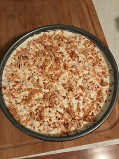 A picture of Pistachio Pudding Pie.