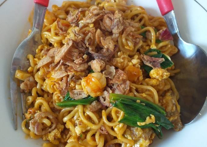 Resep Mie goreng spesial oleh Mifta Ulfah - Cookpad
