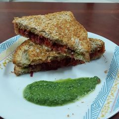 A picture of Healthy beetroot sandwich.