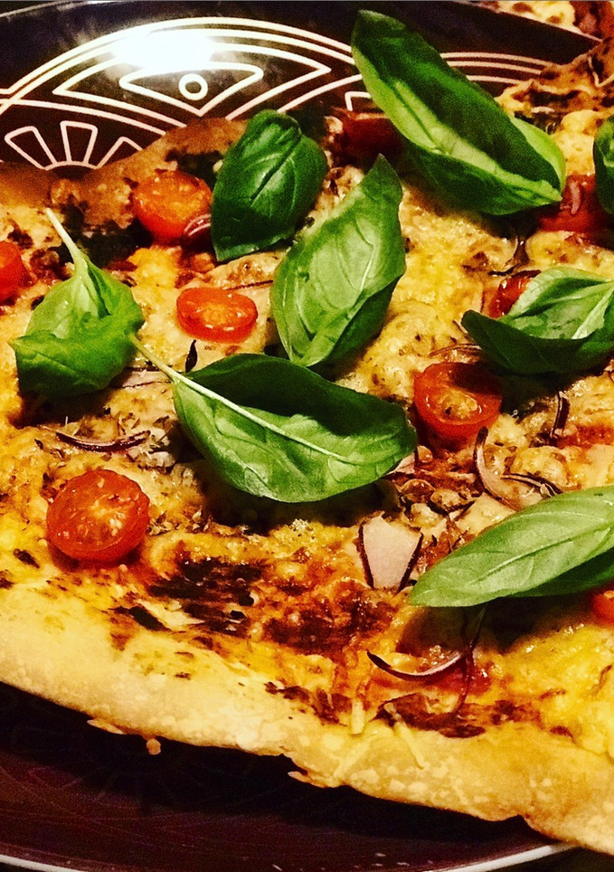 Una foto de Pizza casera muy italiana 🇨🇮