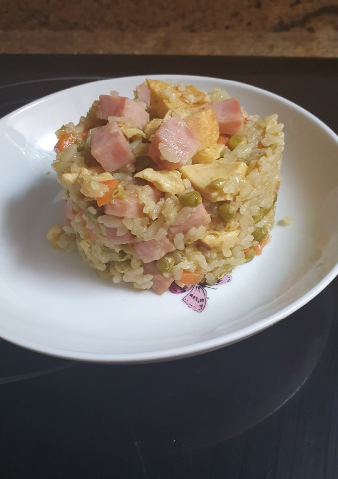 Una foto de Arroz tres delicias