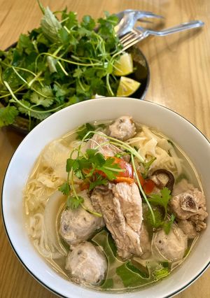 Hình của món Bún sườn măng mọc.