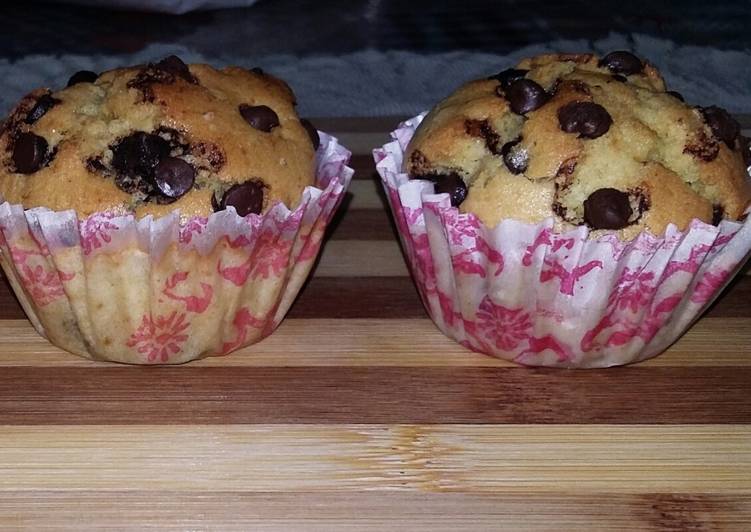 Vanilla chocolate chip muffin with part wheat flour