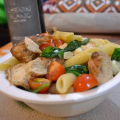 A picture of Chicken Florentine Pasta.