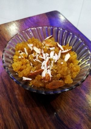A picture of Sooji halwa.