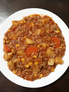 Una foto de Guiso de arroz apto para vegetarianos y veganos