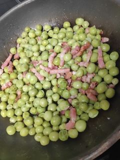 Una foto de Guisantes con jamón