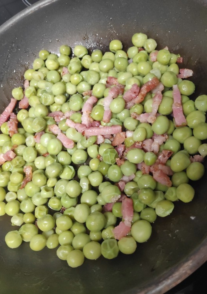 Una foto de Guisantes con jamón