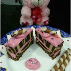 A picture of Rosy Ice Zebra Pastry.