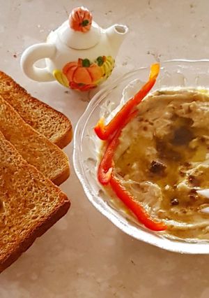 A picture of Basil Hummus.