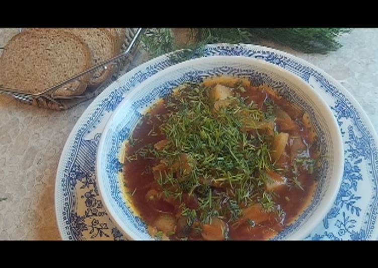 Борщ с грибами и черносливом