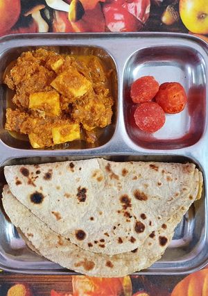 A picture of Chettinad Paneer Pirattal.